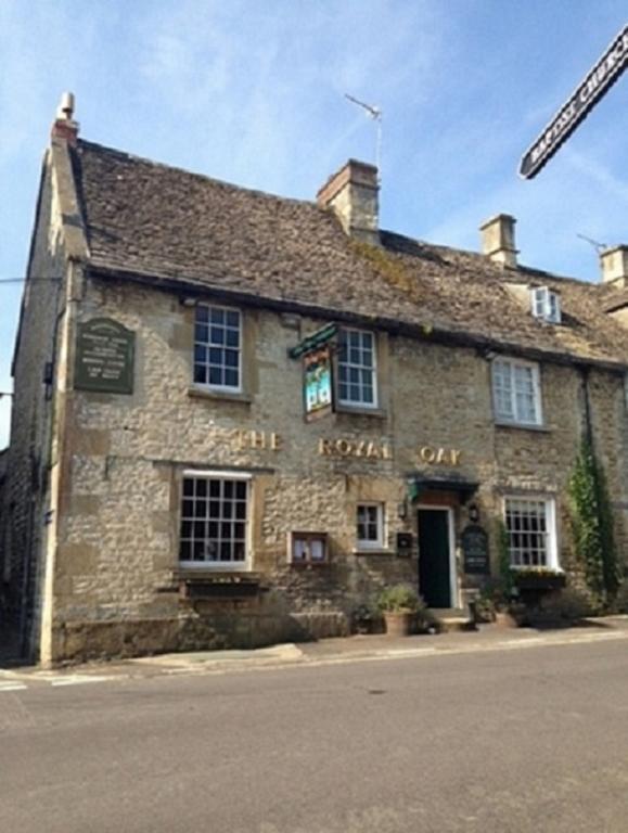 The Royal Oak Burford Exterior foto